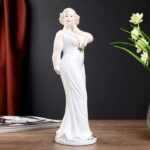 Статуэтка "Пышечка в белом платье, с бантом золотого цвета", 30,5х9х9см, керамика