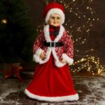 Бабушка Зима "В красной шубе ромбик, с ремешком", 20х45 см, пластик, текстиль