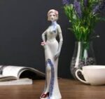 Сувенир "Девушка с розой", 21,5*6,5*5 см, керамика