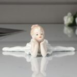 Статуэтка "Малышка-балерина в белом платье - Репетиция",  11*13*9,5 см, керамика
