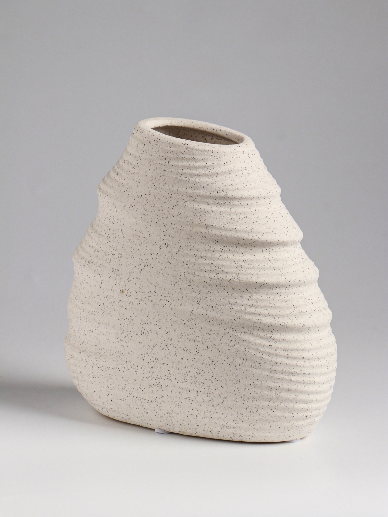 Ваза настольная "Элладио", 18*17,5 см, цвет белый, керамика