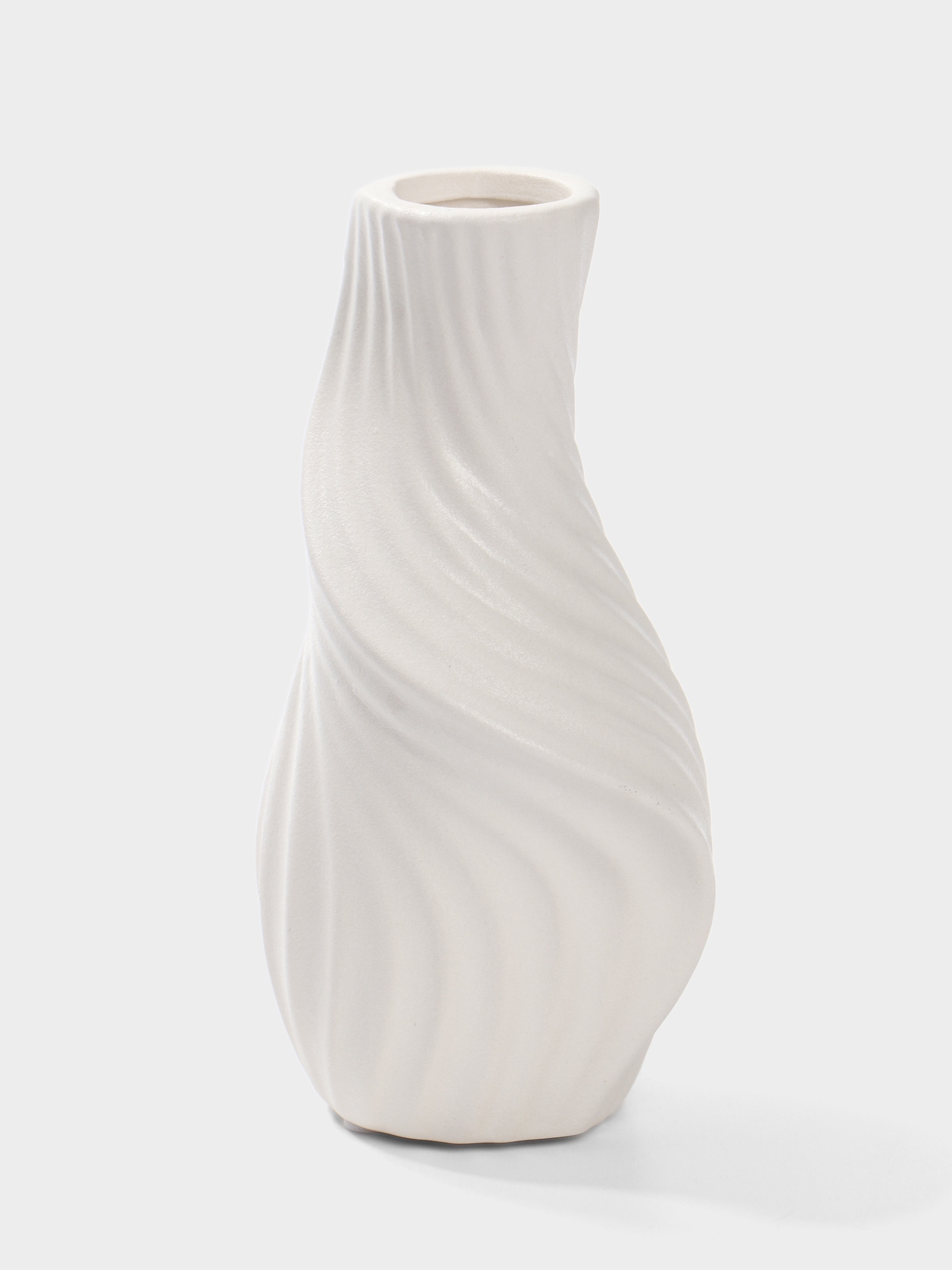 Ваза настольная "Пласидо", 18*8 см, цвет белый, керамика